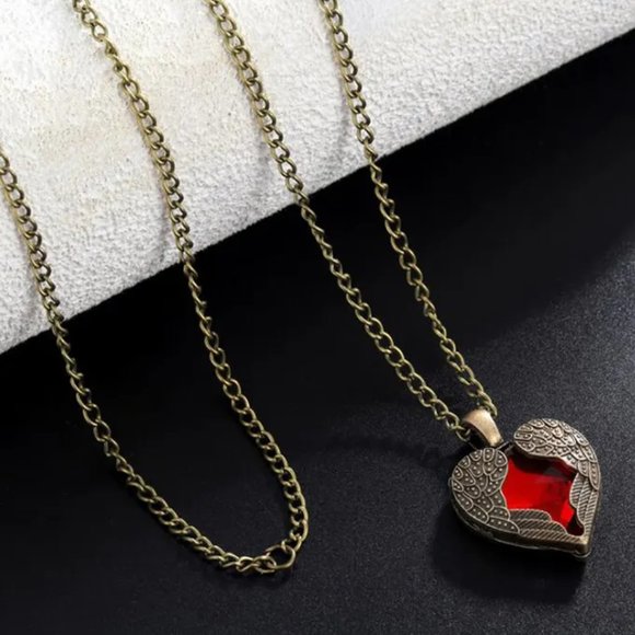 Red Crystal Heart Golden necklace with wings - Picture 3 of 9